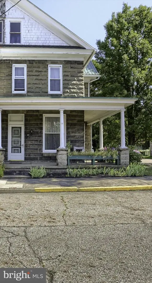 325 Spruce St, Lykens, PA 17048 - #1