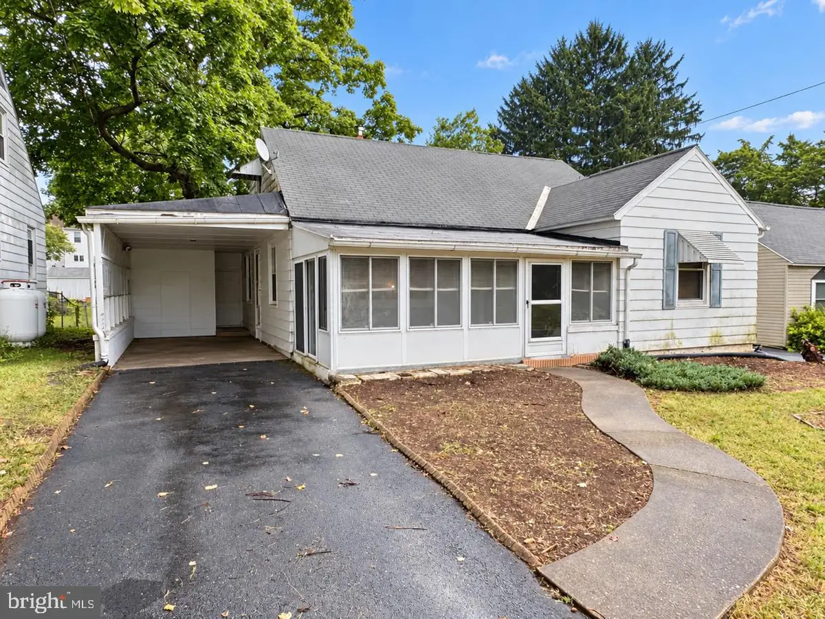 453 Middletown Rd, Hummelstown, PA 17036 - #1