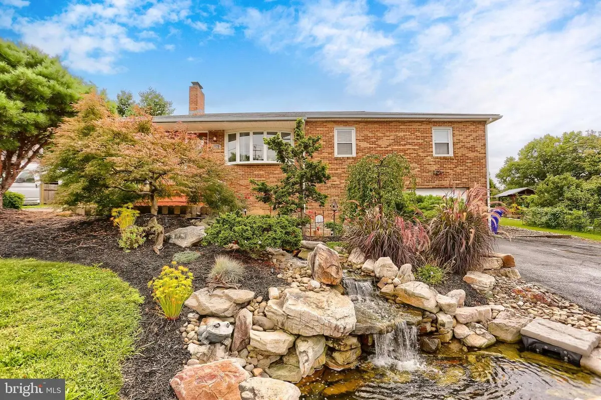 2505 Linglestown Rd, Harrisburg, PA 17110 - #1