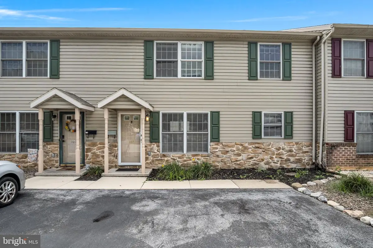 105 Legion Ave, Highspire, PA 17034 - #1
