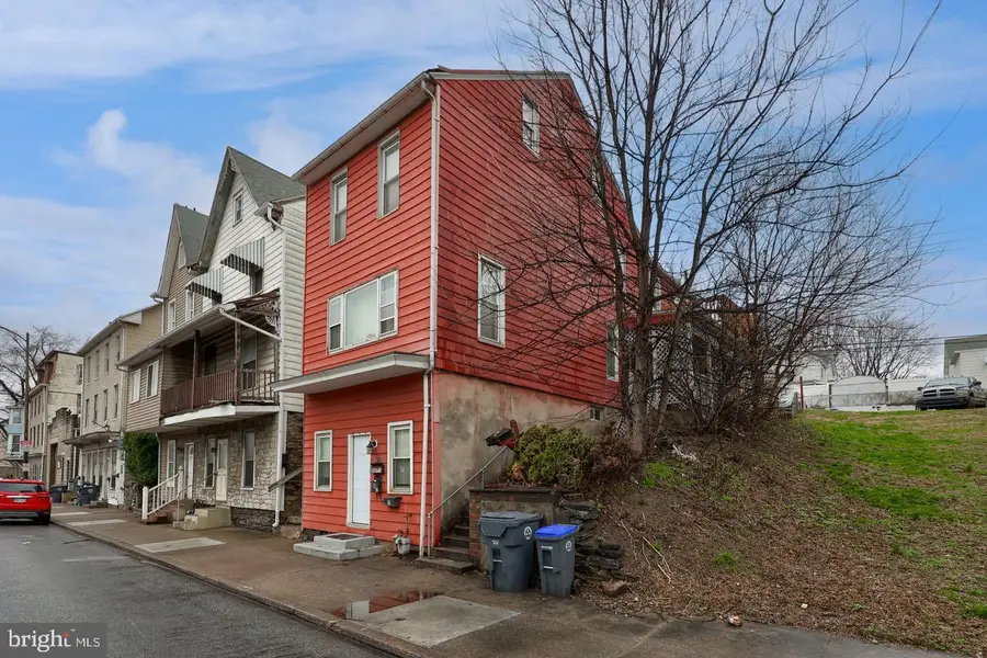 517 N Front St, Steelton, PA 17113 - #2