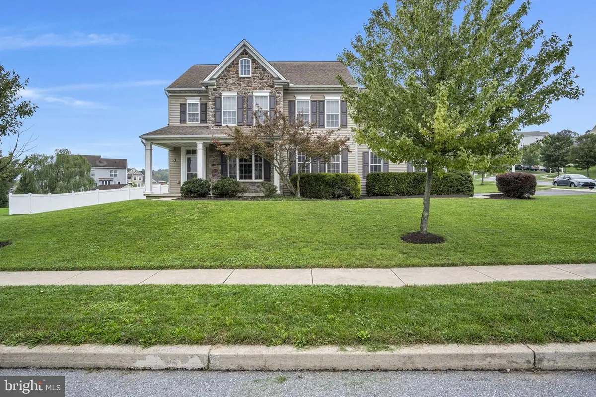 7433 View Crest Dr, Harrisburg, PA 17112 - #1