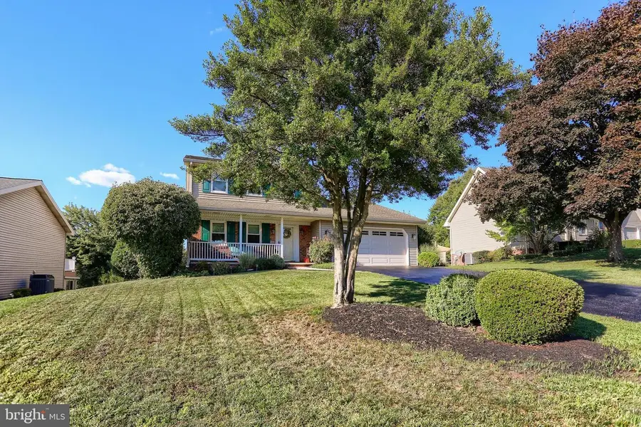 1460 Woodridge Dr, Middletown, PA 17057 - #2