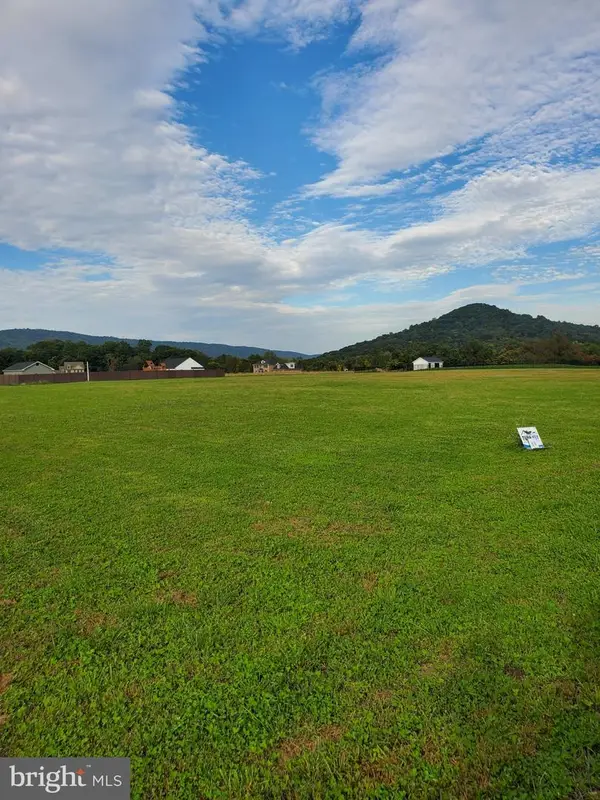 1210 Tannin Way, DAUPHIN, PA 17018