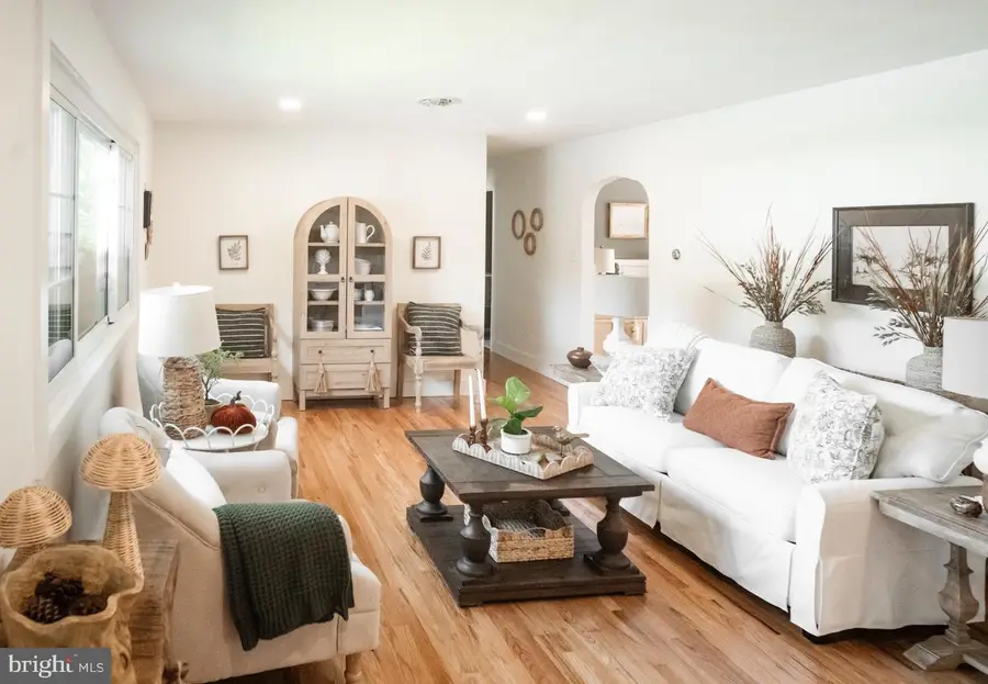 180 W Caren Dr, Grantville, PA 17028 - #3