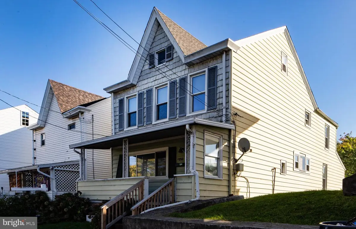 250 Ann St, Middletown, PA 17057 - #1