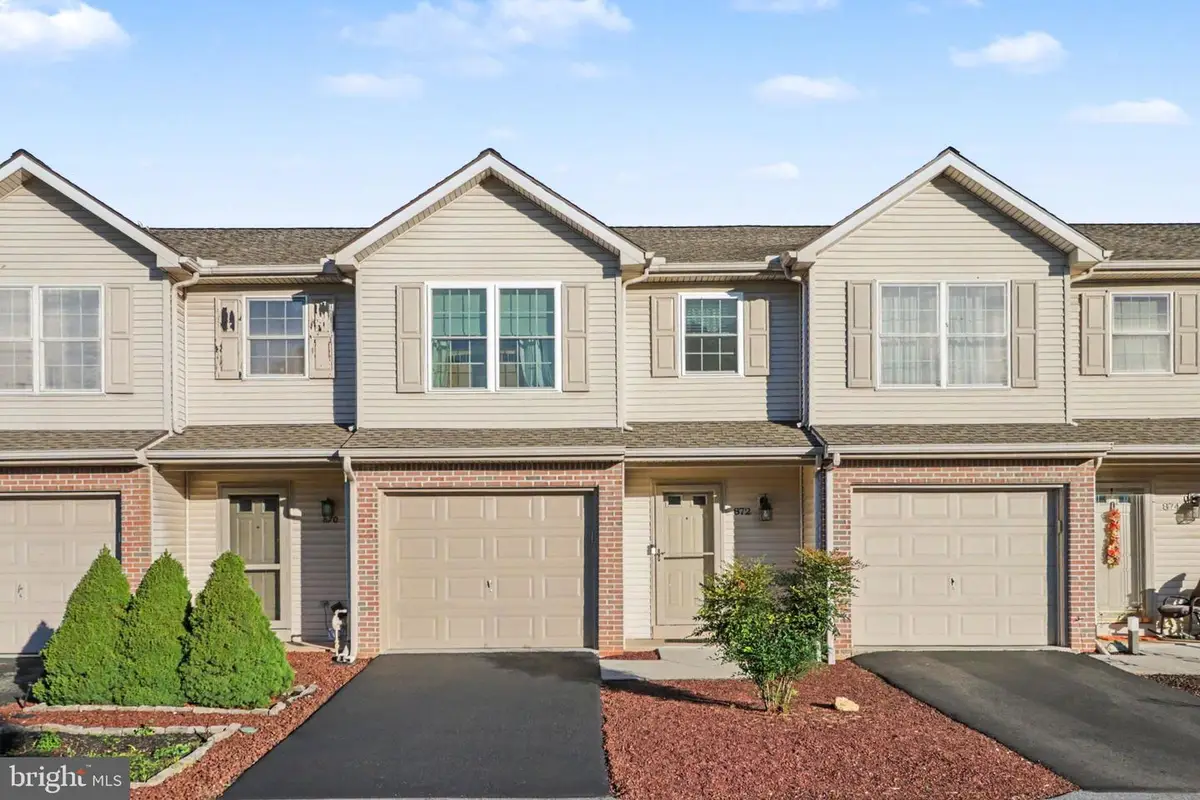 872 Woodridge Dr, Middletown, PA 17057 - #1