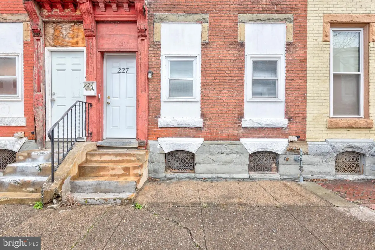 227 Hummel St, Harrisburg, PA 17104 - #1