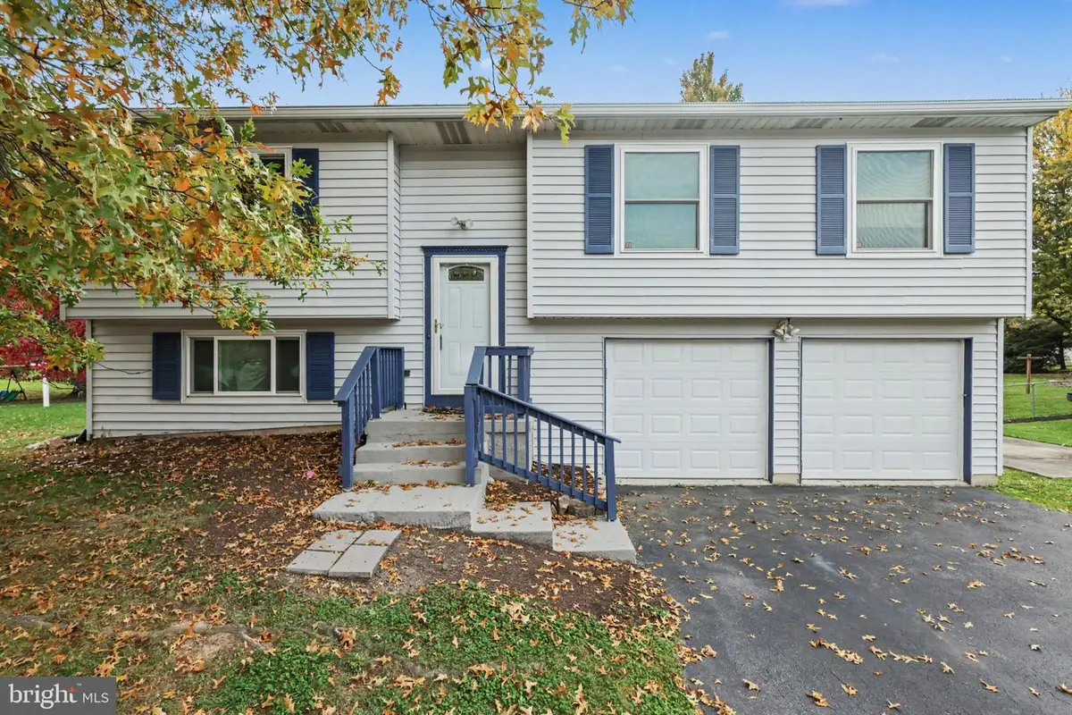 4319 New Hampshire Dr, Harrisburg, PA 17112 - #1