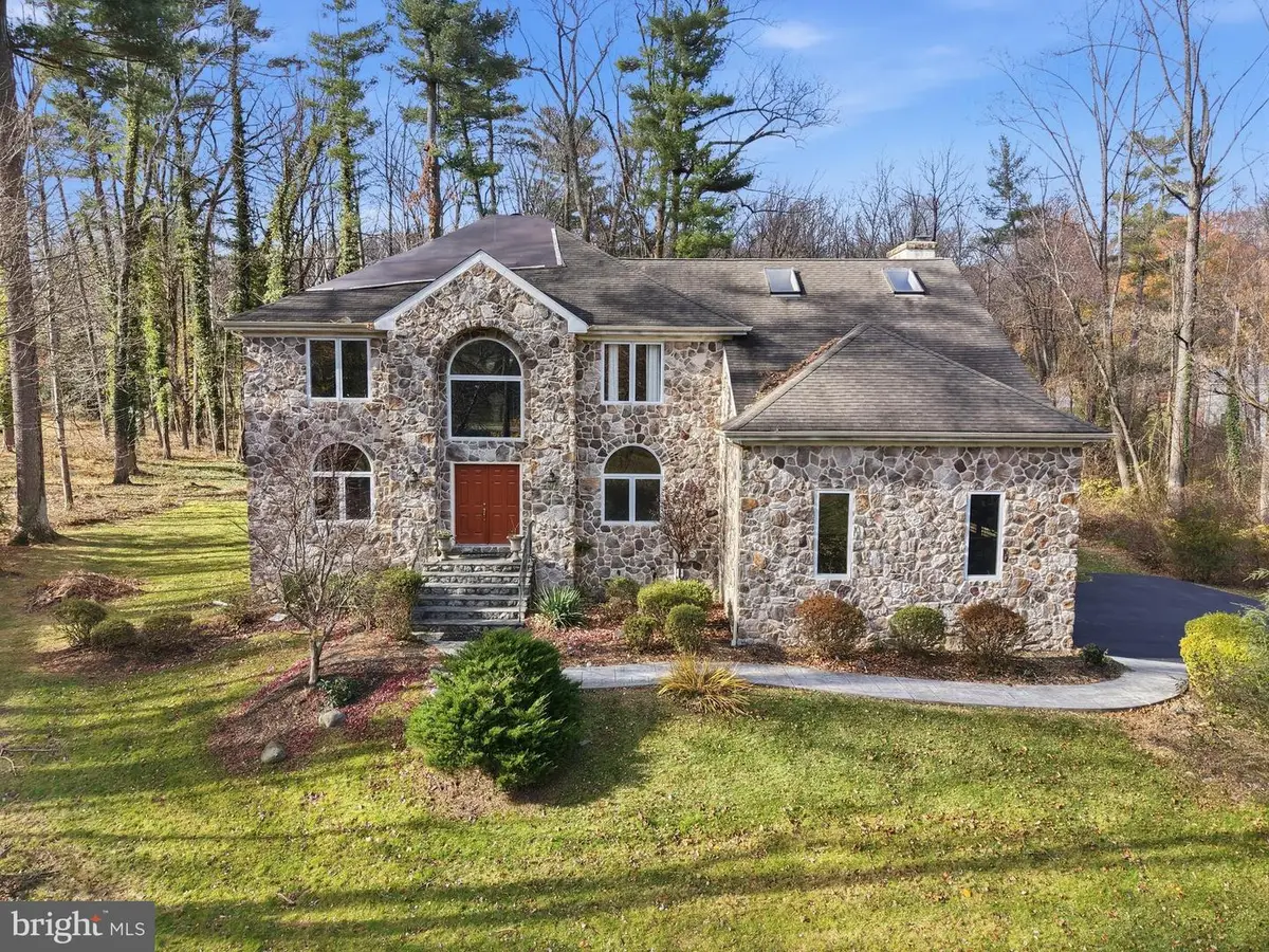 204 Wedgewood Cir, Newtown Square, PA 19073 - Image #1
