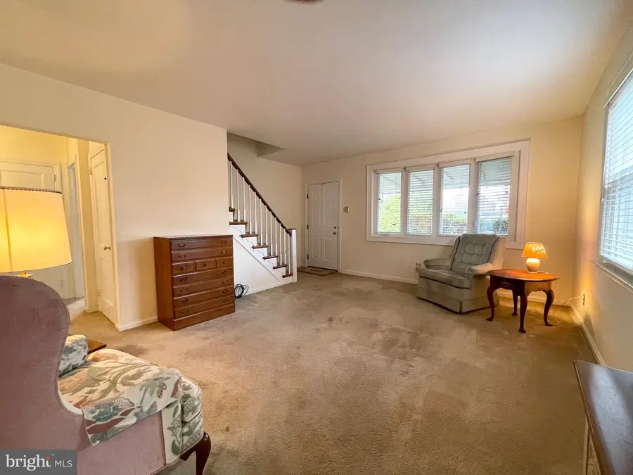 650 E Leamy Ave, Springfield, PA 19064 - Image #2