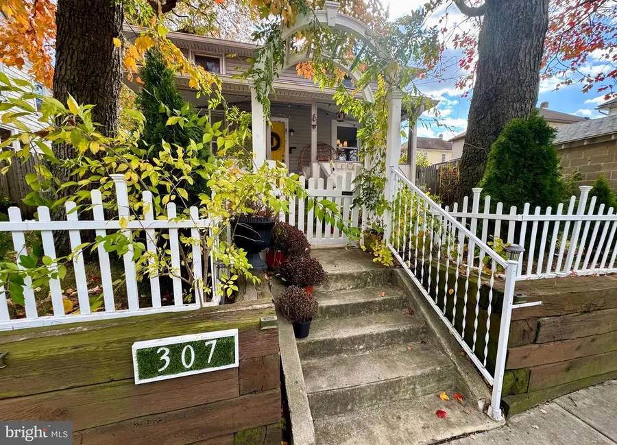 307 Johnson Ave, Upper Chichester, PA 19061 - Image #3