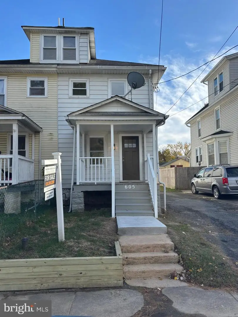 605 Johnson Ave, Upper Chichester, PA 19061 - Image #2