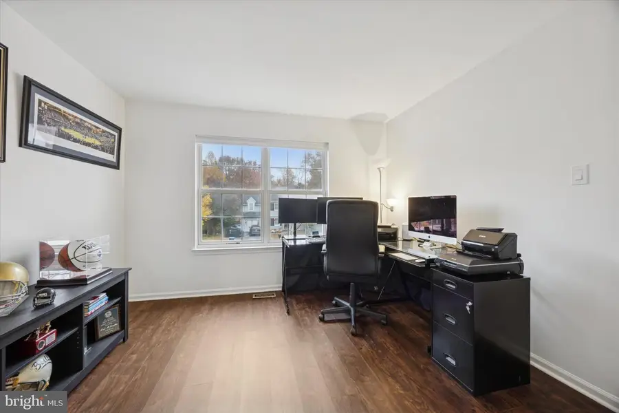 4103 Fox Mill Dr, Upper Chichester, PA 19061 - Image #3