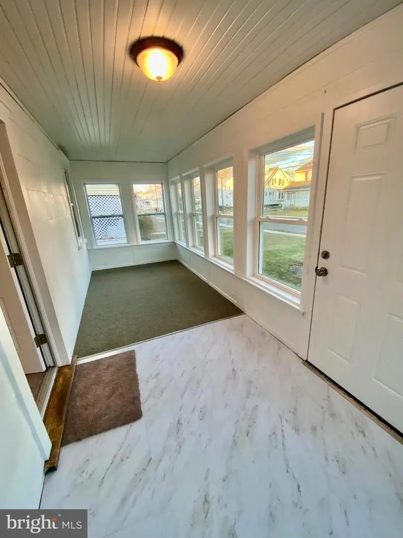 100 E Roland Rd, Brookhaven, PA 19015 - Image #2