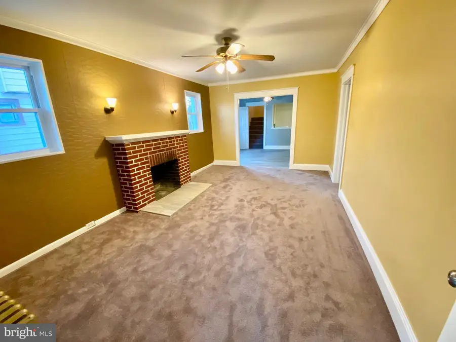 100 E Roland Rd, Brookhaven, PA 19015 - Image #3