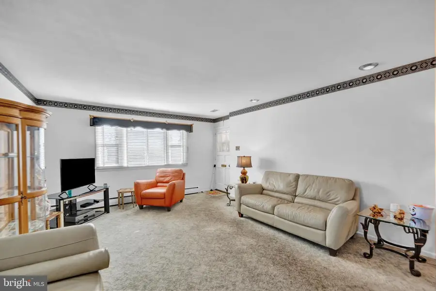 104 Gilmore Rd, Havertown, PA 19083 - Image #2