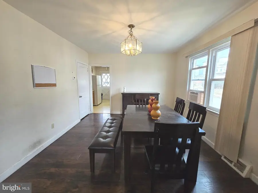 515 Andrews Ave, Collingdale, PA 19023 - Image #2