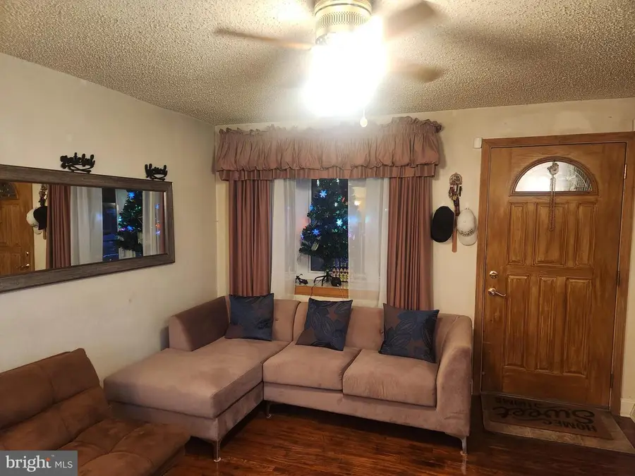 6736 Montgomery Ave, Upper Darby, PA 19082 - Image #3