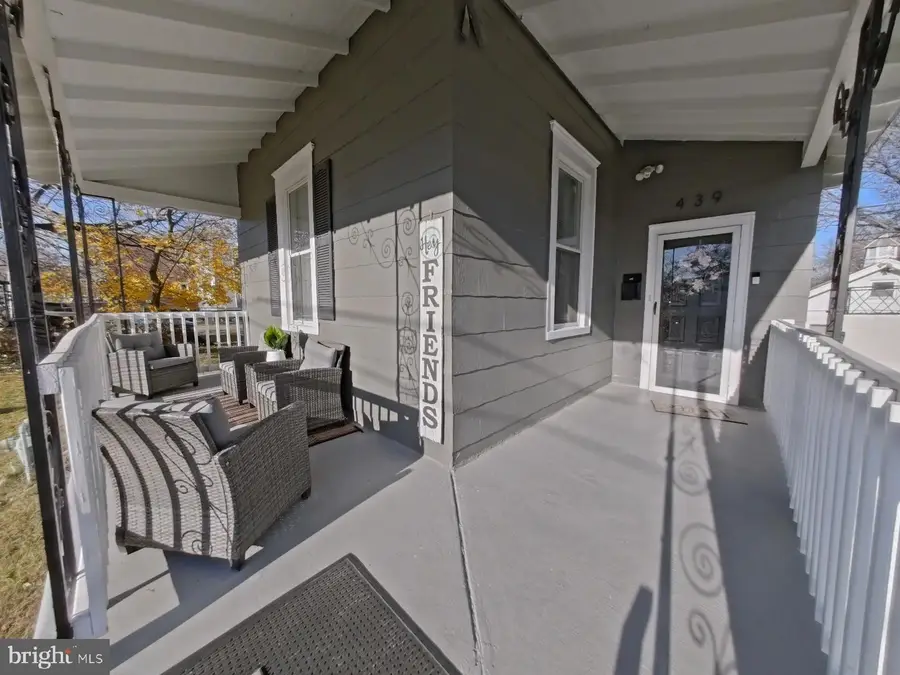 439 Beechwood Ave, Collingdale, PA 19023 - Image #2