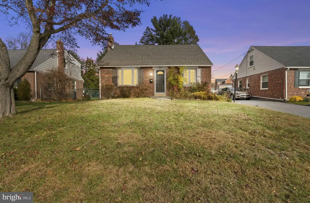 937 Greenbriar Ln, Springfield, PA 19064 - Image #1