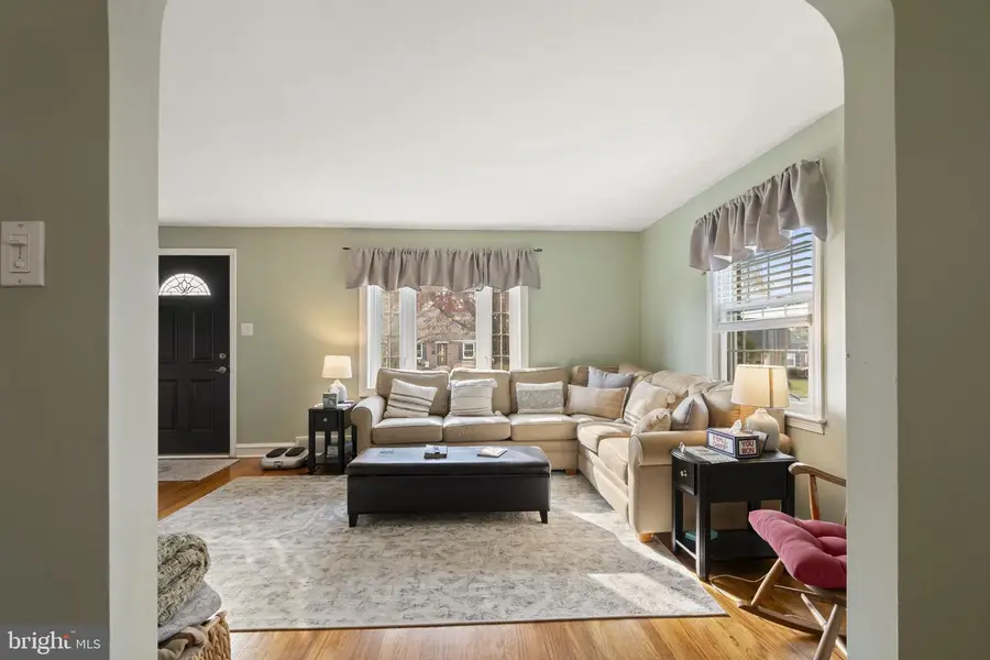 937 Greenbriar Ln, Springfield, PA 19064 - Image #3