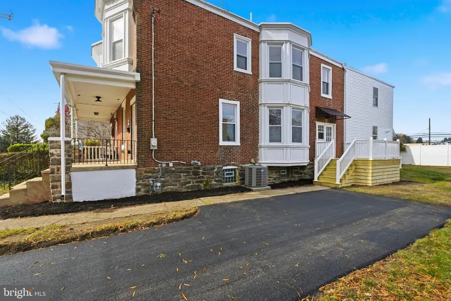 210 Powhattan Ave, Essington, PA 19029 - Image #3