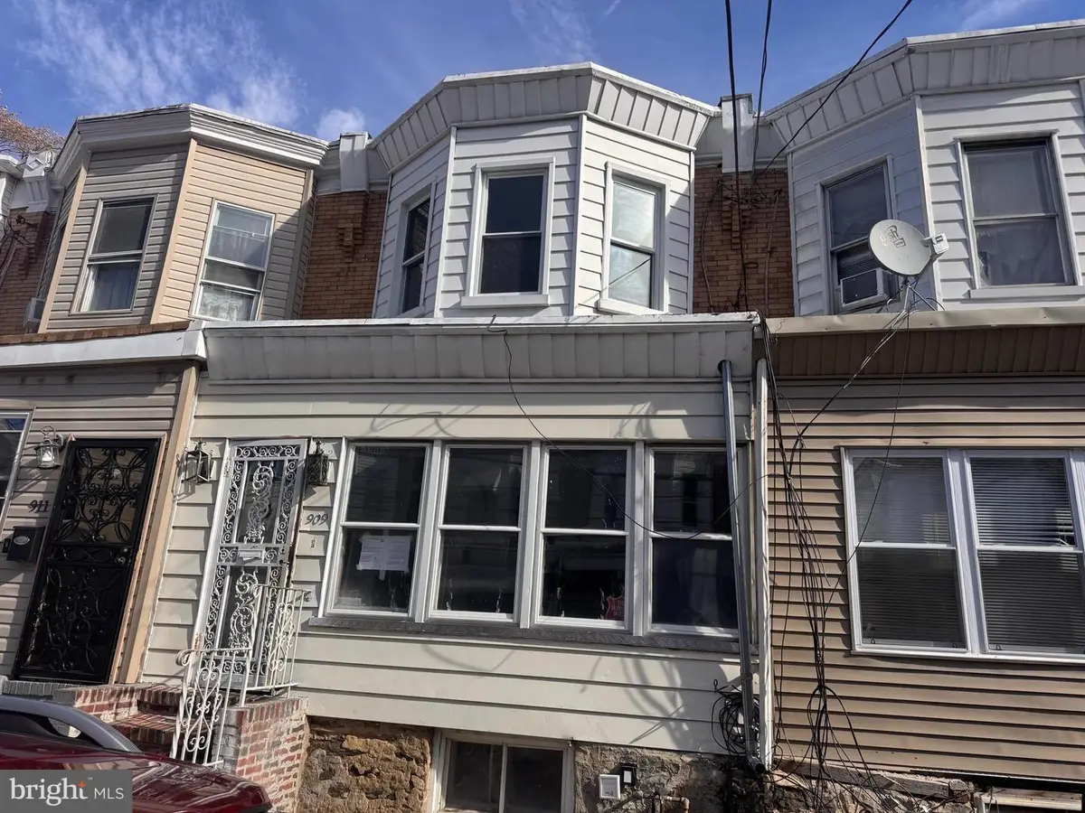 909 Maple Ter, Darby, PA 19023 - Image #1