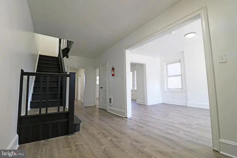 919 Elsinore Pl, Chester, PA 19013 - Image #2