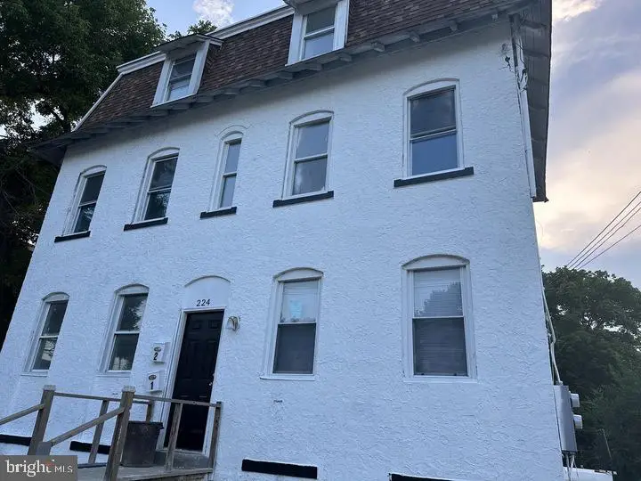 224 E 24th St, Chester, PA 19013 - Image #1