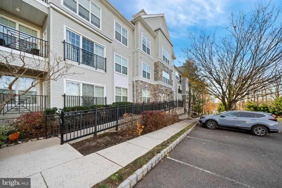 6107 Lydia Hollow Dr, Glen Mills, PA 19342 - Image #2