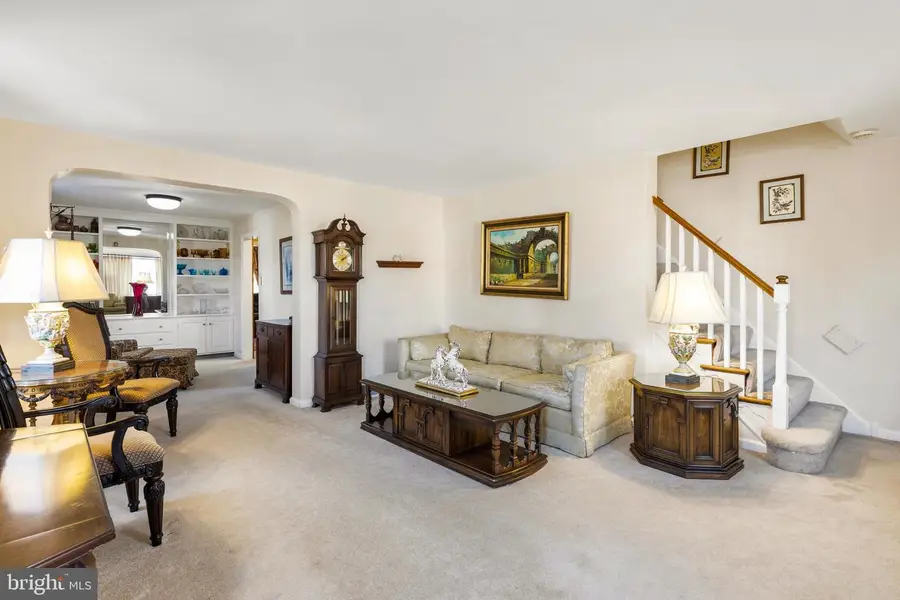 332 Holland St, Crum Lynne, PA 19022 - Image #3