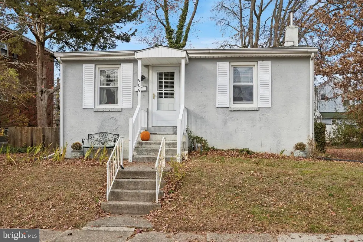 909 Walnut St, Collingdale, PA 19023 - Image #1