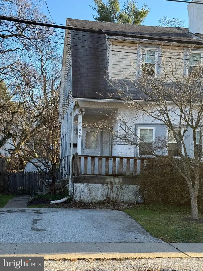 256 Willow Ave, Wayne, PA 19087 - Image #1