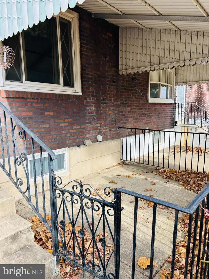 5226 Gramercy Dr, Clifton Heights, PA 19018 - Image #2