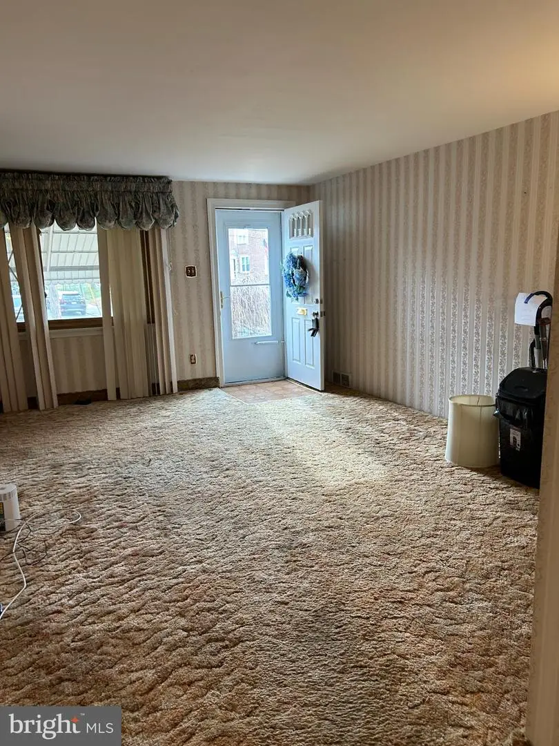 5226 Gramercy Dr, Clifton Heights, PA 19018 - Image #3