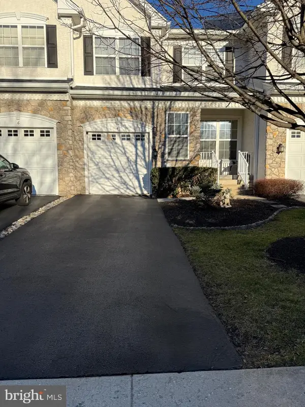 4 Portsmouth Cir, GLEN MILLS, PA 19342