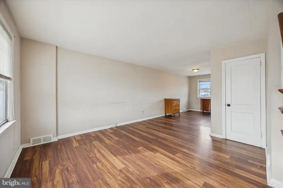 3419 Valley Green Dr, Drexel Hill, PA 19026 - Image #2