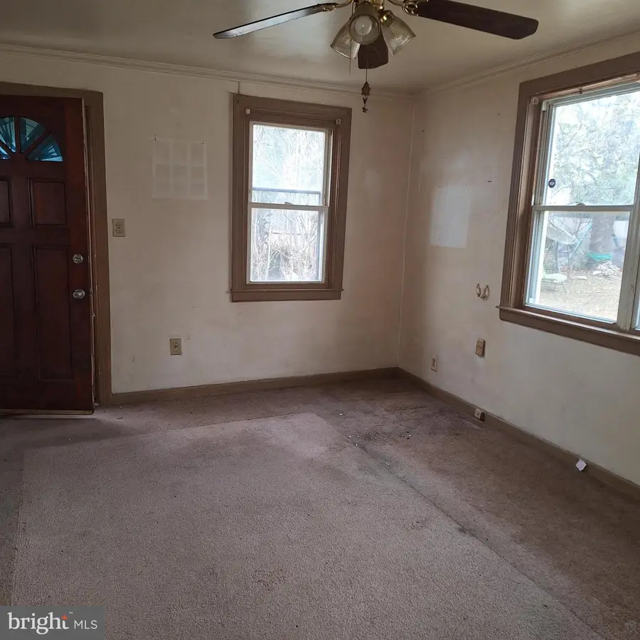 413 Trenton Ct, Wallingford, PA 19086 - Image #3