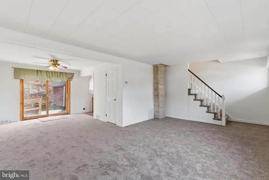 1009 Mulberry St, Brookhaven, PA 19015 - Image #2