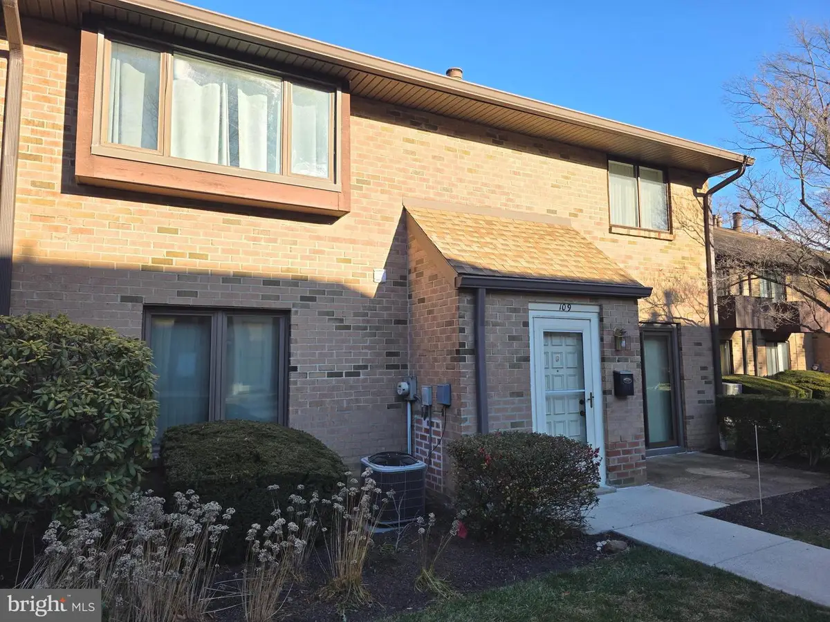 109 Village Chatham #109, Ardmore, PA 19003 - Image #1