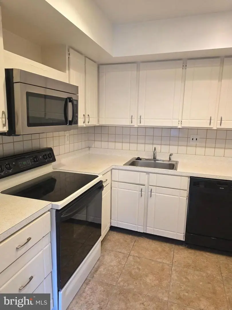 109 Village Chatham #109, Ardmore, PA 19003 - Image #3