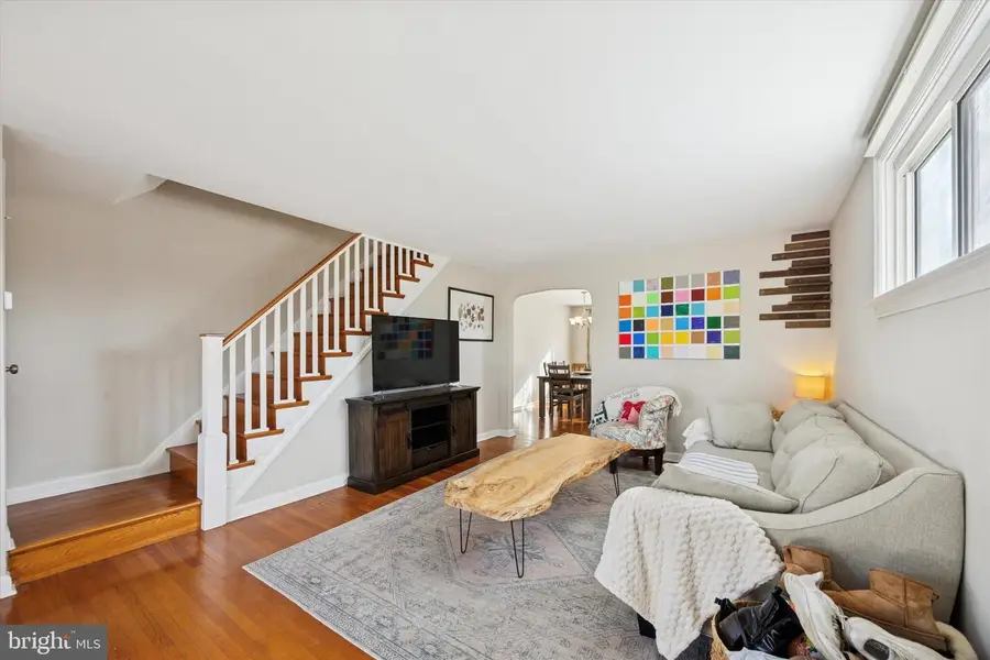 321 S Stratford Rd, Glenolden, PA 19036 - Image #2