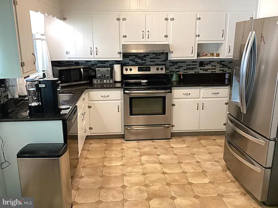 120 Hunt Club Ln, Newtown Square, PA 19073 - Image #3