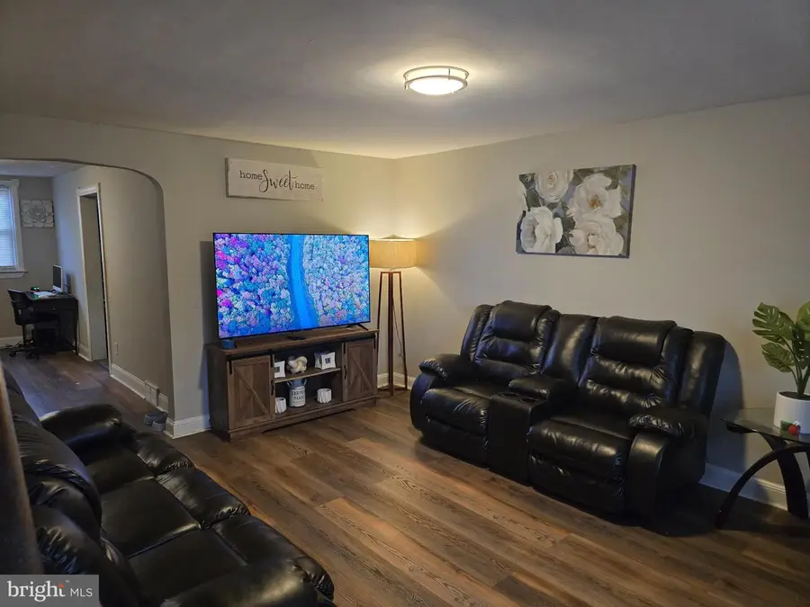 229 W 22nd St, Chester, PA 19013 - Image #3