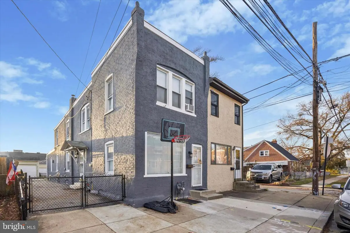 1212 Leiper St, Crum Lynne, PA 19022 - Image #1