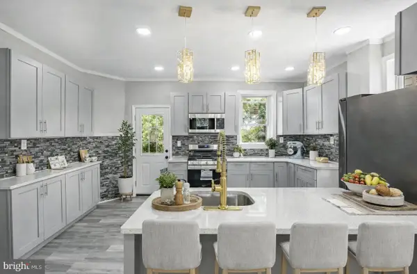 307 Poplar St, DARBY, PA 19023