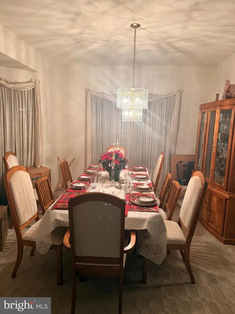 33 Big Woods Dr, Glen Mills, PA 19342 - Image #2