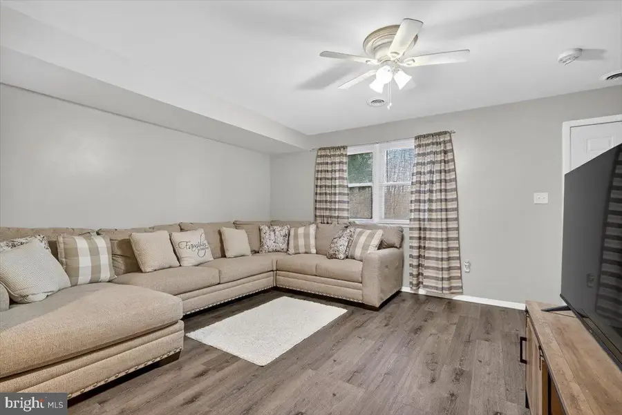 4211 W 5th St, Marcus Hook, PA 19061 - #3