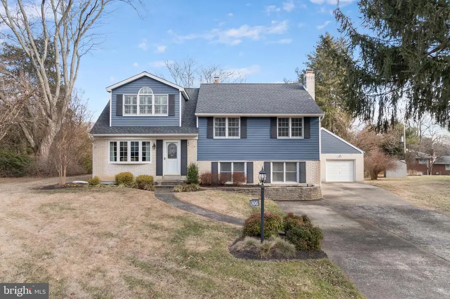 306 Bickmore Dr, Wallingford, PA 19086 - Image #2